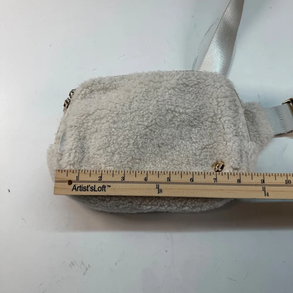 Lululemon Fleece Belt Bag White Opal Gold Tone Sherpa Everywhere Crossbody